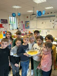 Préparation de galettes : anniversaires en CP